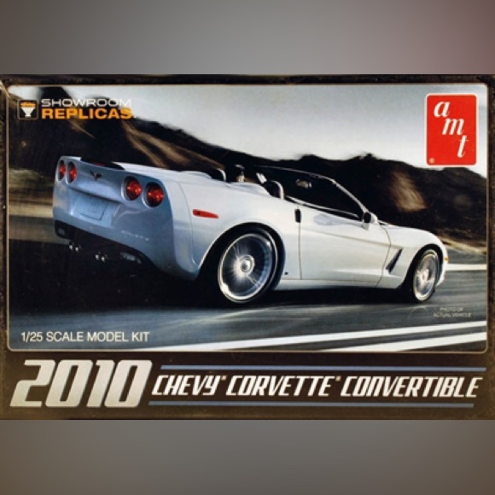 AMT 2010 Corvette Convertible
Amt677 Model Kit Showroom
Replicas